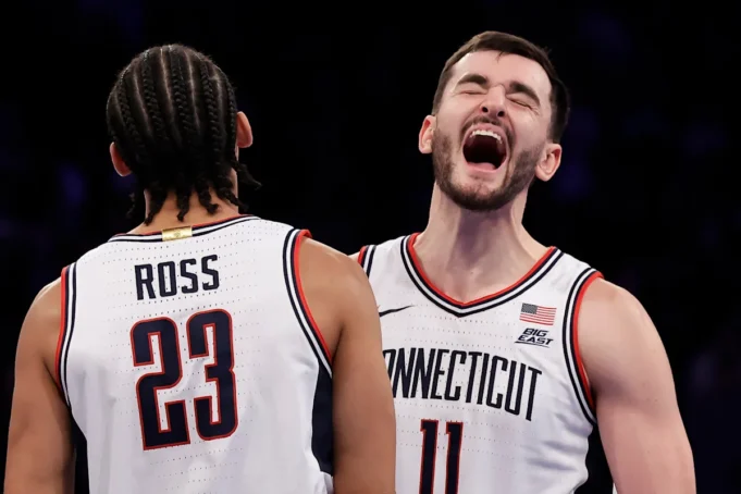 排名第 5 的康涅狄格大學以 74-61 擊敗排名第 13 的伊利諾伊大學
| mtgamer.com