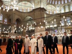 教宗訪問土耳其藍色清真寺並會見宗教領袖
| mtgamer.com 教宗訪問土耳其藍色清真寺並會見宗教領袖
| mtgamer.com