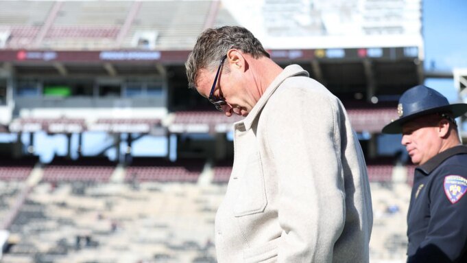 有關 Jon Sumrall 和 Florida、Lane Kiffin 以及其他教練搜索新聞的最新消息
| mtgamer.com