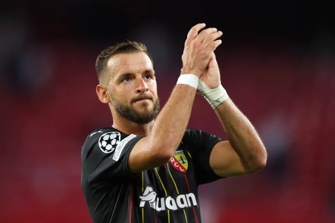 朗斯中後衛喬納森·格拉迪特在訓練中腓骨嚴重受傷
| mtgamer.com