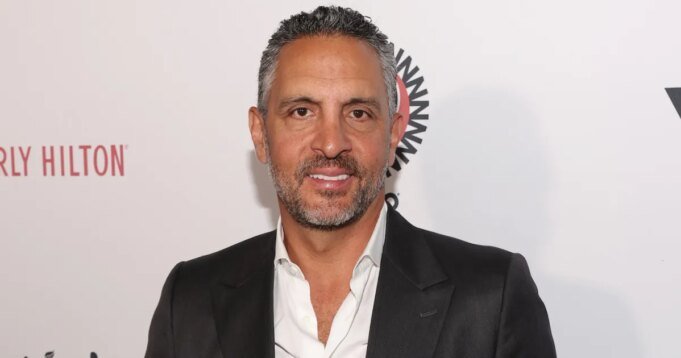 毛里西奧·烏曼斯基 (Mauricio Umansky) 開玩笑說 ARI 赤裸上身的照片拍攝“沒什麼新鮮事”
| mtgamer.com