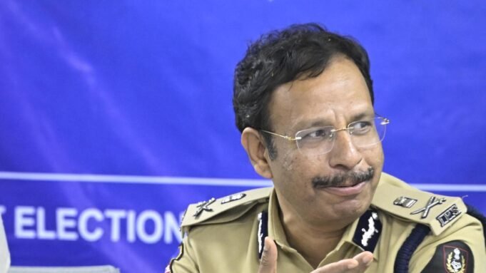 海得拉巴警察局長的朋友被騙了 20,000 盧比，專員就冒用他名字的虛假 Facebook 個人資料發出警報
| mtgamer.com