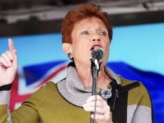 漢森在墨爾本移民集會上發表講話
| mtgamer.com 漢森在墨爾本移民集會上發表講話
| mtgamer.com