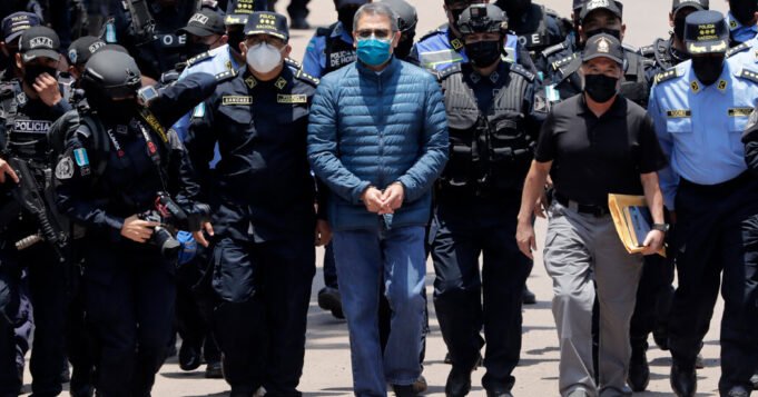 特朗普計劃赦免的前總統向美國湧入可卡因
| mtgamer.com