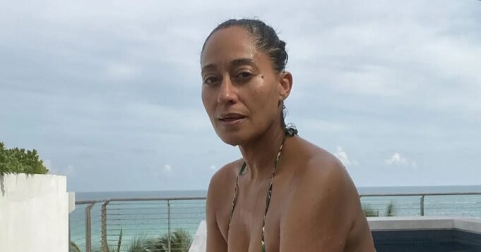 特雷西·埃利斯·羅斯 (Tracee Ellis Ross) 以 20 幅漂亮的比基尼照片慶祝她 53 歲生日| mtgamer.com
