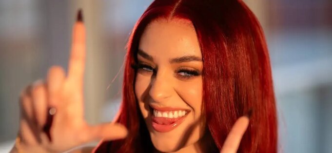 百萬富翁卡米拉·阿勞霍 (Camilla Araujo) 在大揭秘後讓粉絲們猜測
| mtgamer.com