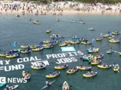 皮划艇上的氣候抗議者擾亂了澳大利亞港口的運營
| mtgamer.com 皮划艇上的氣候抗議者擾亂了澳大利亞港口的運營
| mtgamer.com