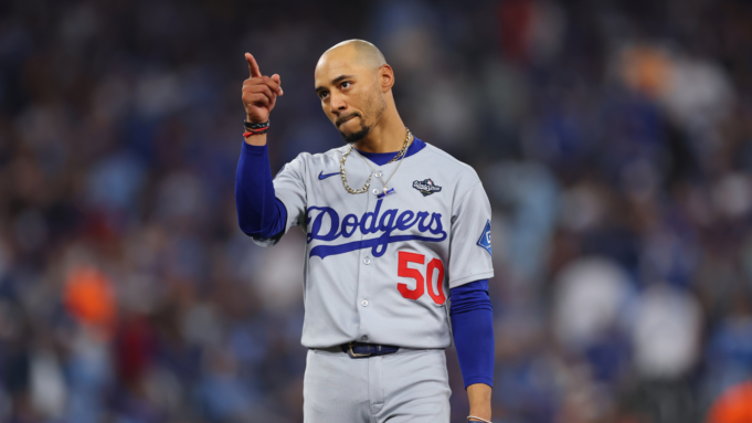 穆基·貝茨 (Moo 穆基·貝茨 (Mookie Betts) 終於成功:苦苦掙扎的道奇球星在世界大賽第六場胜利中迎來了他的重要時刻| mtgamer.com