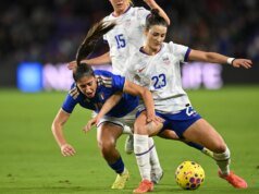 美國女足對陣意大利比分:奧利維亞·莫爾特里和卡塔琳娜·馬卡里奧進球,美國足球防守陷入絕境
| mtgamer.com 美國女足對陣意大利比分:奧利維亞·莫爾特里和卡塔琳娜·馬卡里奧進球,美國足球防守陷入絕境
| mtgamer.com