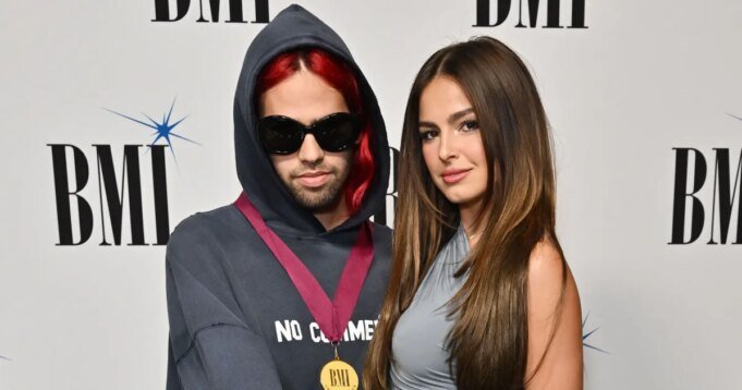 艾迪生·雷 (Add 艾迪生·雷 (Addison Rae) 和奧馬爾·費迪 (Omer Fedi) 約會 4 年後分手:報告| mtgamer.com