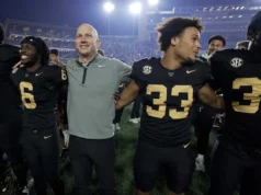 范德比爾特在歷史性的賽季後與教練克拉克·李續約
| mtgamer.com 范德比爾特在歷史性的賽季後與教練克拉克·李續約
| mtgamer.com