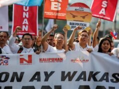 菲律賓數千人抗議防洪欺詐
| mtgamer.com 菲律賓數千人抗議防洪欺詐
| mtgamer.com