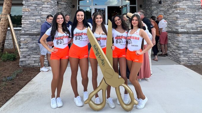 貓頭鷹餐廳 (Hooters) 改版菜單，更新制服，原業主接管| mtgamer.com