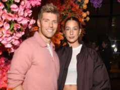 避暑別墅的凱爾和阿曼達在挑戰中“承諾”結婚
| mtgamer.com 避暑別墅的凱爾和阿曼達在挑戰中“承諾”結婚
| mtgamer.com