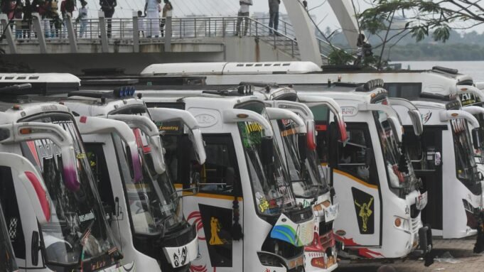 隨著中小學旅遊季的開 隨著中小學旅遊季的開始,喀拉拉邦 MVD 對使用非法燈光和音響系統的旅遊巴士進行打擊
| mtgamer.com