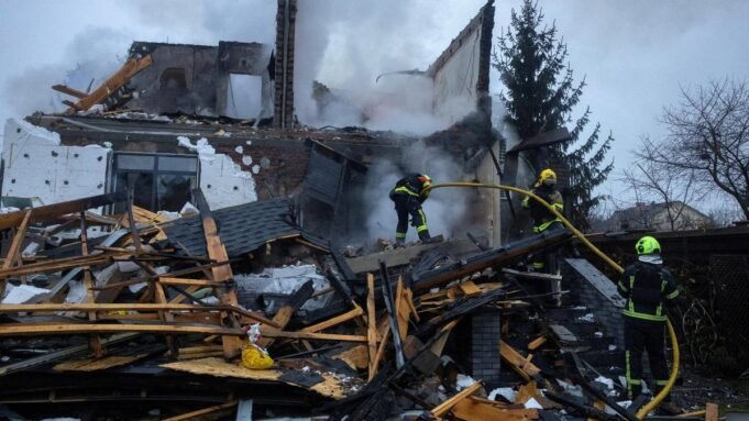 隨著結束烏克蘭戰爭的外交努力取得進展，俄羅斯在基輔的襲擊造成兩人死亡
| mtgamer.com