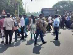 400多名抗議環衛工人在欽奈被拘留
| mtgamer.com 400多名抗議環衛工人在欽奈被拘留
| mtgamer.com