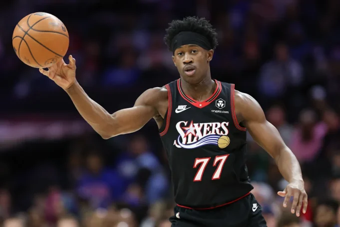 76 人隊有信心將球 76 人隊有信心將球交到 VJ Edgecombe 手中
| mtgamer.com