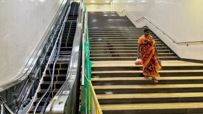 CMRL 尚未完成增 CMRL 尚未完成增設自動扶梯的工作
| mtgamer.com