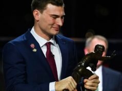 QB門多薩第一個贏得海斯曼獎杯的印第安人
| mtgamer.com QB門多薩第一個贏得海斯曼獎杯的印第安人
| mtgamer.com