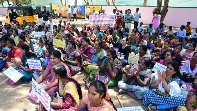 中學教師無限期罷工要求同工同酬
| mtgamer.com