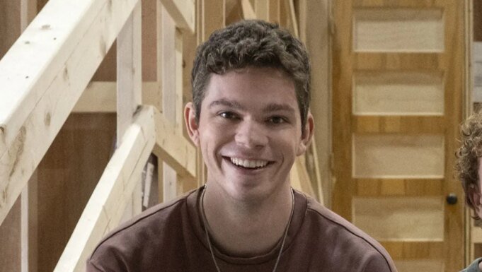 丹尼爾·迪默是誰？關於扮演泰森的“波西·傑克遜”明星的一切
| mtgamer.com