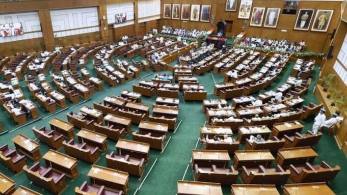 “主席”在會議上講話 “主席”在會議上講話
| mtgamer.com