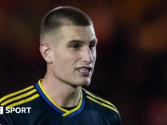 “伸出援手”——曼聯球員貝內特談及父親的自殺
| mtgamer.com “伸出援手”——曼聯球員貝內特談及父親的自殺
| mtgamer.com