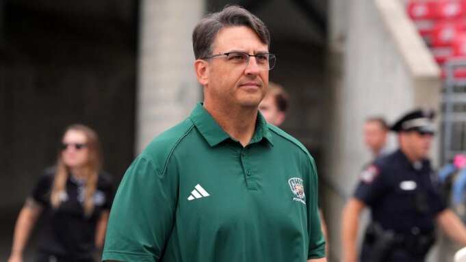 俄亥俄州橄欖球教練布萊恩·史密斯在碗賽前“無限期”休假
| mtgamer.com