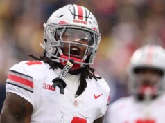 俄亥俄州立大學的耶利米·史密斯 (Jeremiah Smith) 在 2002 年全國冠軍賽上猛烈抨擊邁阿密,在棉花碗賽前警告颶風
| mtgamer.com 俄亥俄州立大學的耶利米·史密斯 (Jeremiah Smith) 在 2002 年全國冠軍賽上猛烈抨擊邁阿密,在棉花碗賽前警告颶風
| mtgamer.com