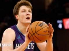 克努佩爾成為最快命中 100 個三分球的球員
| mtgamer.com 克努佩爾成為最快命中 100 個三分球的球員
| mtgamer.com