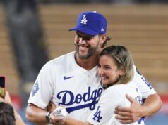 克萊頓·克肖 (Clayton Kershaw) 和妻子迎來第五個孩子,克洛伊·皮奇 (Chloe Peach)
| mtgamer.com 克萊頓·克肖 (Clayton Kershaw) 和妻子迎來第五個孩子,克洛伊·皮奇 (Chloe Peach)
| mtgamer.com