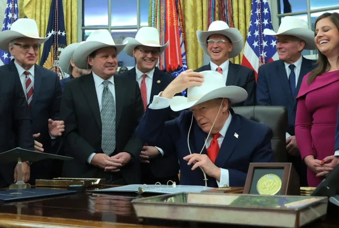 “冰上奇蹟”團隊榮獲特朗普總統授予的國會金質獎章
| mtgamer.com