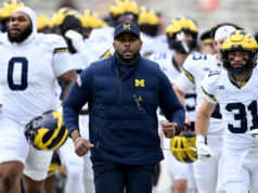 前密歇根州教練謝羅恩摩爾被控入室重罪,解僱後跟踪
| mtgamer.com 前密歇根州教練謝羅恩摩爾被控入室重罪,解僱後跟踪
| mtgamer.com