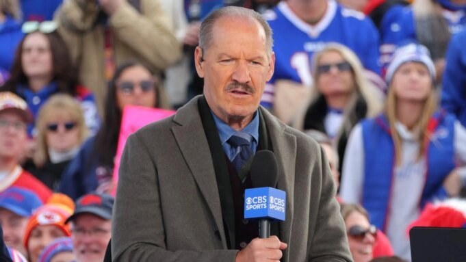 名人堂教練比爾·考赫譴責萊恩·基芬離開密西西比大學
| mtgamer.com