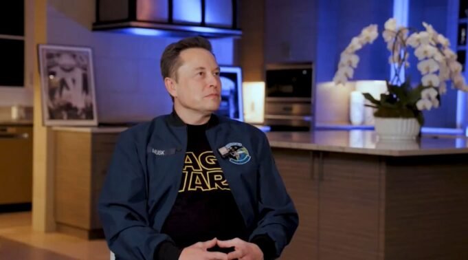 埃隆·馬斯克指向造物 埃隆·馬斯克指向造物主,暗示對上帝的信仰不斷增強
| mtgamer.com