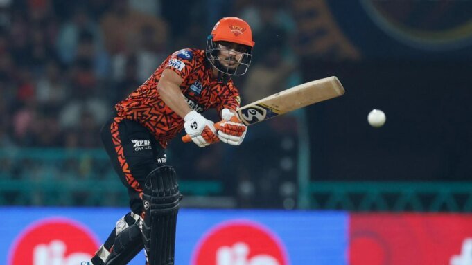 失寵的印度門將在國內T20追逐賽中轟出50球113球
| mtgamer.com