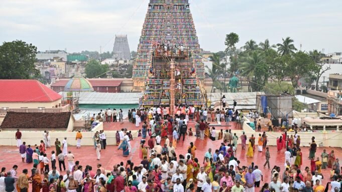 奉獻者見證阿迪·庫姆貝斯瓦拉爾神廟的開光
| mtgamer.com