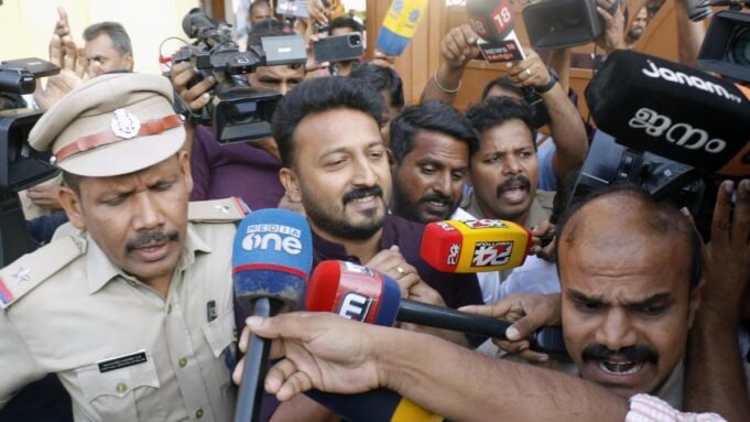 居民要求 MLA R 居民要求 MLA Rahul Mamkootathil 搬出 Palakkad 公寓
| mtgamer.com