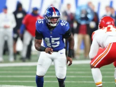 巨人隊將線衛托蒙·福克斯 (Tomon Fox) 簽入 53 人名單
| mtgamer.com 巨人隊將線衛托蒙·福克斯 (Tomon Fox) 簽入 53 人名單
| mtgamer.com