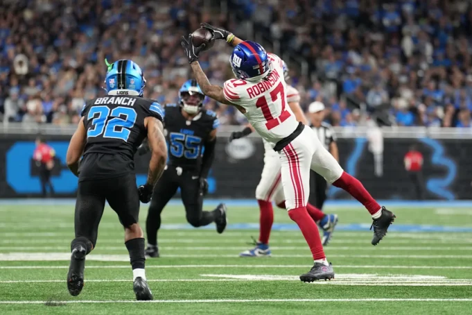 布萊恩·布蘭奇 (Brian Branch) 和另外 2 名雄獅隊因在第 12 週戰勝巨人隊的比賽中的表現而被罰款
| mtgamer.com