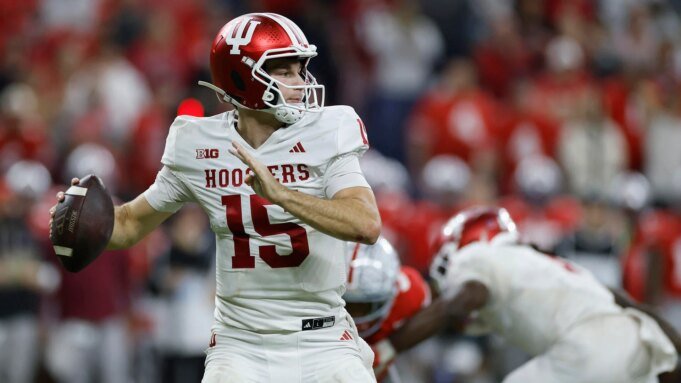 從費爾南多·門多薩到 從費爾南多·門多薩到德克薩斯理工大學的 d 線:這些是大學橄欖球季后賽中排名前 25 的轉會
| mtgamer.com