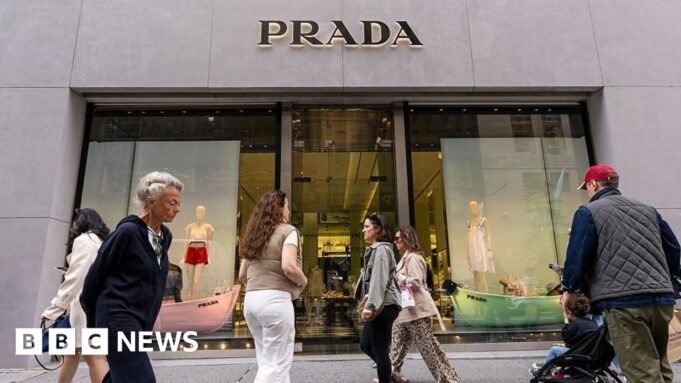 意大利時尚巨頭普拉達 (Prada) 以折扣價收購范思哲 (Versace)
| mtgamer.com