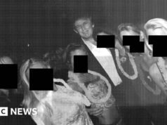 愛潑斯坦莊園的新照片顯示特朗普、安德魯和伍迪·艾倫
| mtgamer.com 愛潑斯坦莊園的新照片顯示特朗普、安德魯和伍迪·艾倫
| mtgamer.com