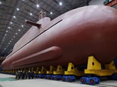 朝鮮展示了其所謂的核潛艇的完整船體
| mtgamer.com 朝鮮展示了其所謂的核潛艇的完整船體
| mtgamer.com