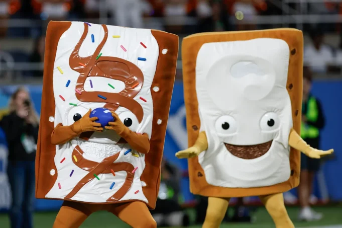 果餡餅、烤豆和蛋黃醬 果餡餅、烤豆和蛋黃醬:碗賽不能再大了,所以它們必須變得怪異
| mtgamer.com