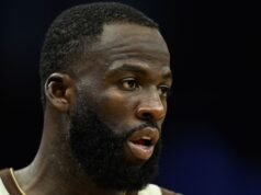 格林在與科爾激烈交流後離開球場
| mtgamer.com 格林在與科爾激烈交流後離開球場
| mtgamer.com