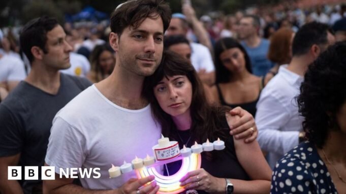 為紀念邦迪海灘襲擊受害者默哀一分鐘
| mtgamer.com