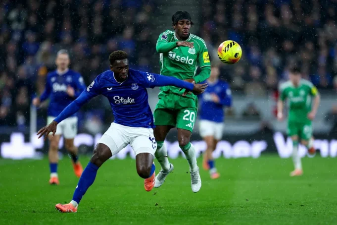 紐卡斯爾的失利讓大衛·莫耶斯陷入中場困境
| mtgamer.com