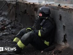 結束戰爭的外交努力仍在繼續,俄羅斯襲擊造成四人死亡
| mtgamer.com 結束戰爭的外交努力仍在繼續,俄羅斯襲擊造成四人死亡
| mtgamer.com